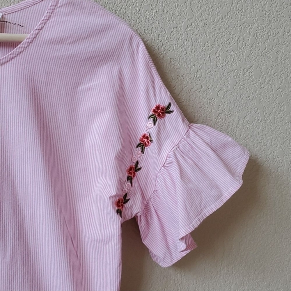 Pink Ruffle Sleeve Embroidered Top - Picture 2 of 8